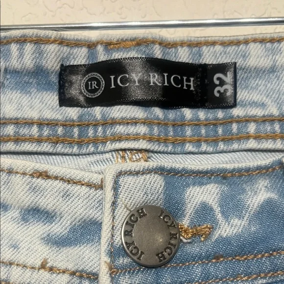 Men's ICY RICH Size 32 Light Blue Distressed Stacked Skinny Jeans - Picture 2 of 9